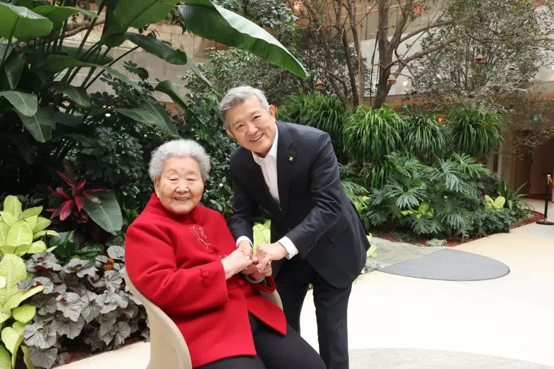 董事长04.jpg